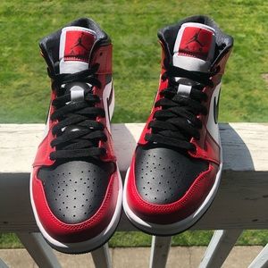 Air Jordan 1 mid